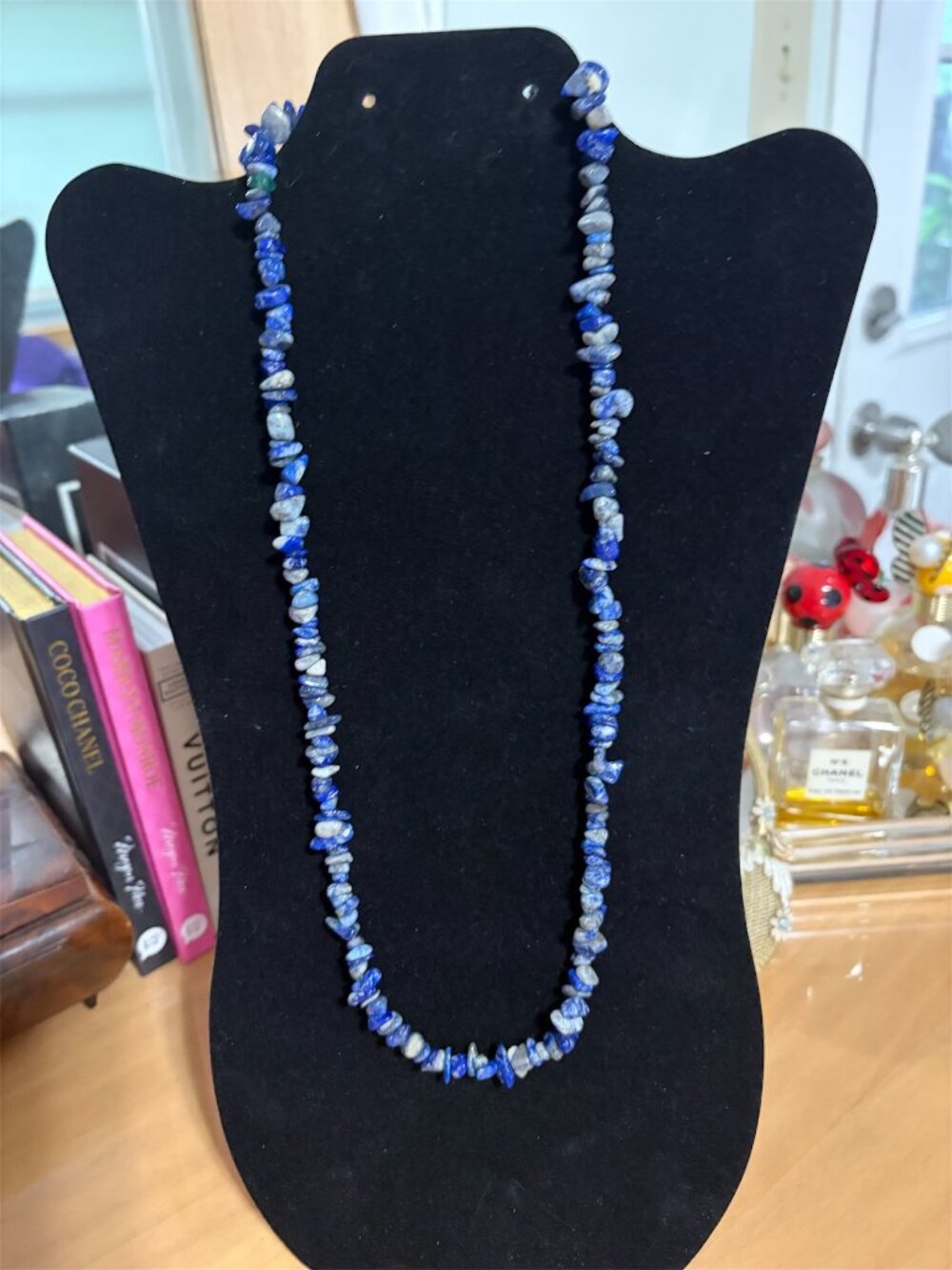 BLUE NATURAL STONE NECKLACE NWT